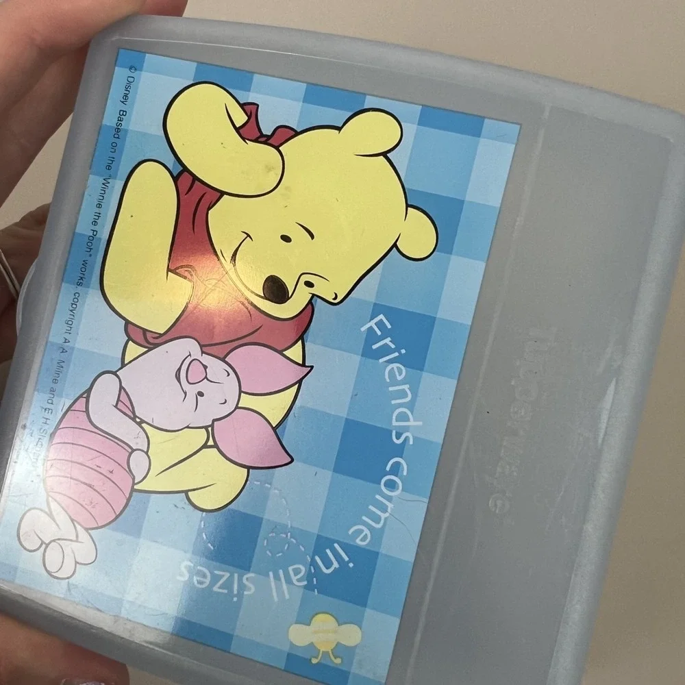 Tupperware Disney Winnie The Pooh Sandwich Keeper Plastic Lunch Collectible